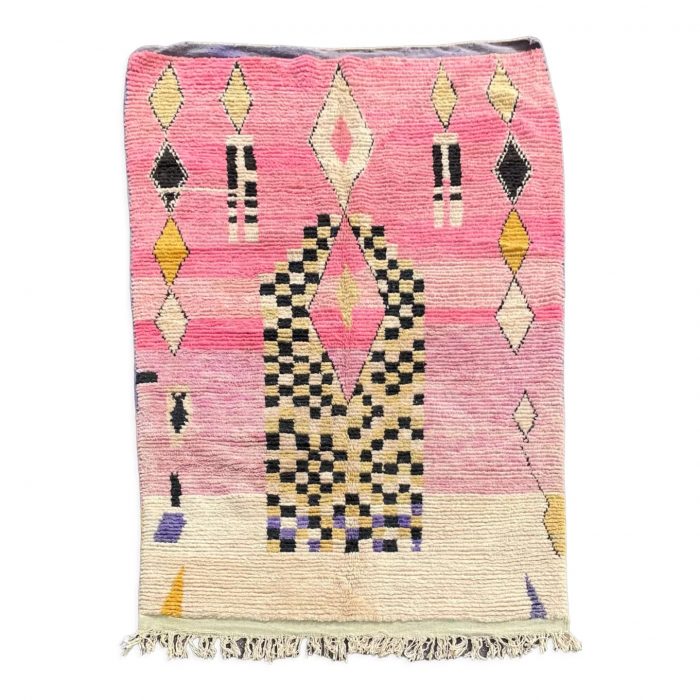 Berber carpet Boujaad Moroccan. Pink carpet with traditional Berber patterns.