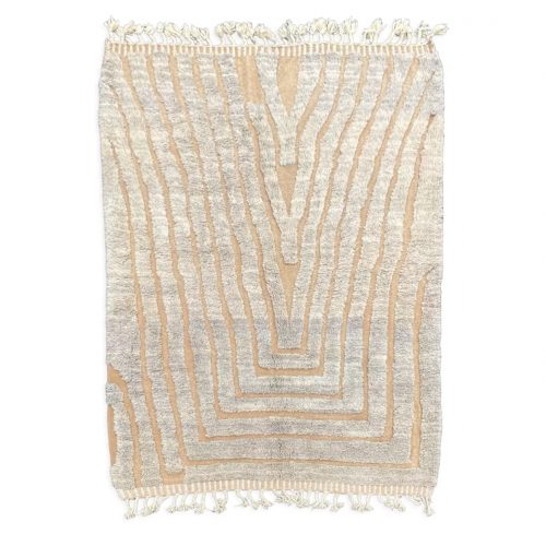 Berber carpet beni Ouarain modern shaggy thick, with plain patterns in V. Beige and gray color