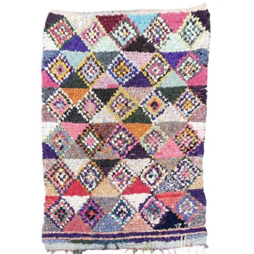 Tapis Berbere Boucheruite boucherouite avec des losanges multicolores. 