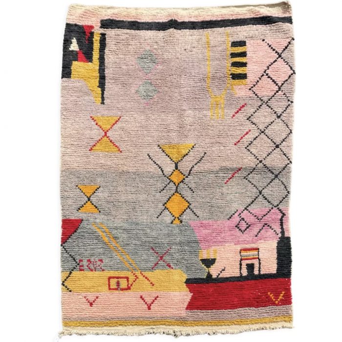 Tapis Berbere Marocain Boujaad Boujad de couleur beige et rose avec des motifs géométriques abstraits 