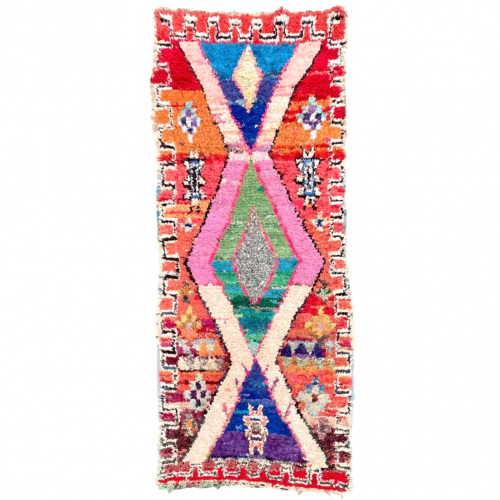 Tapis Berbere Marocain Boucherouite orange et rouge avec 3 gros losanges sur l'axe vertical 
