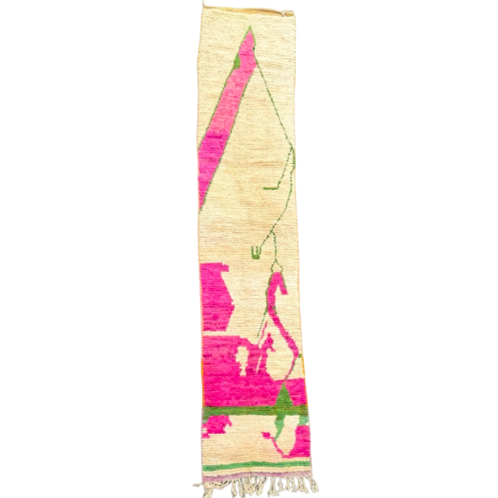 Tapis marocain couloir beige et rose abstrait