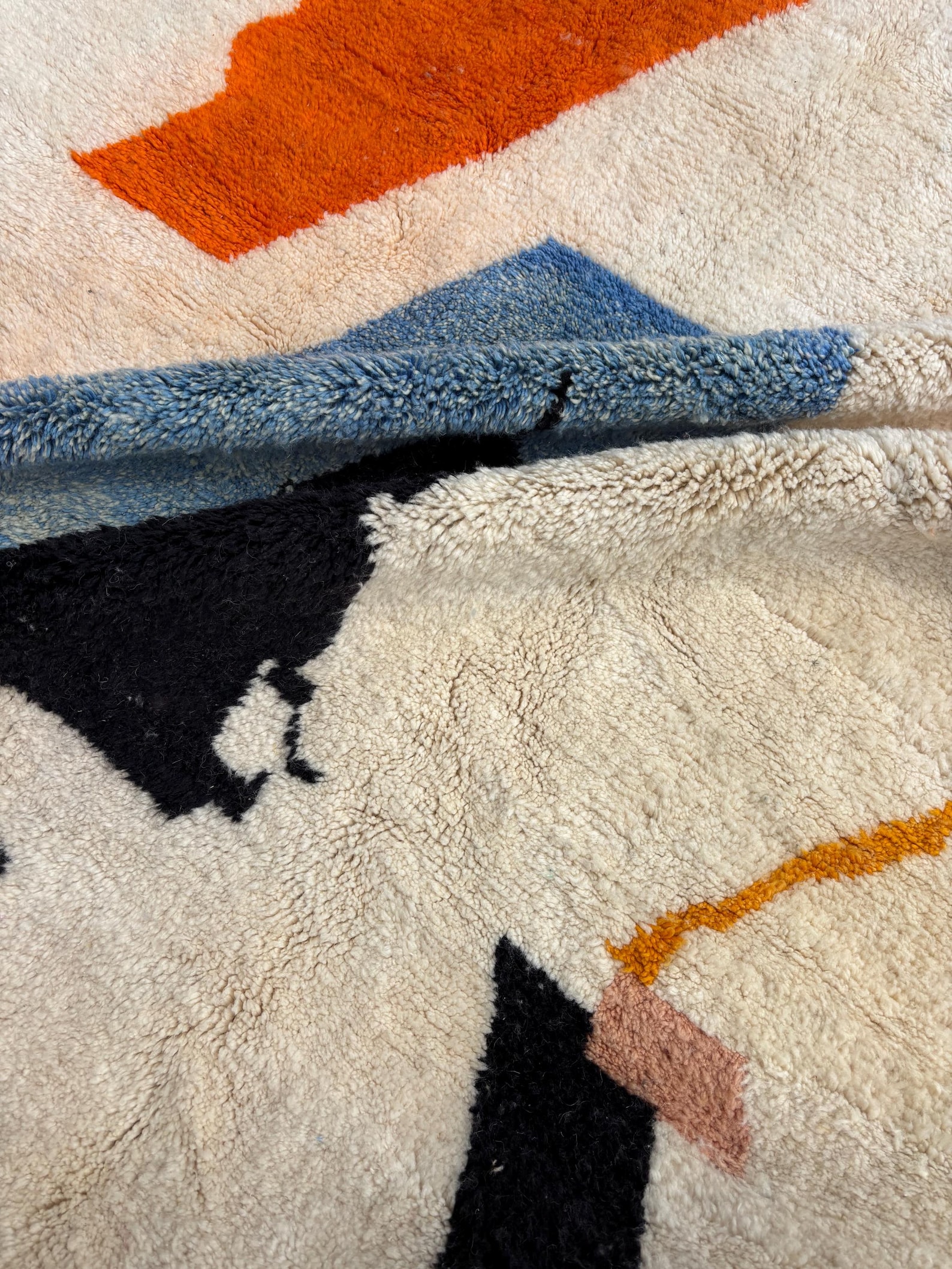 il_1588xN7211599483_gufdjpg - Les Losanges Détail 9 du tapis berbère Composition Libre en laine naturelle, motifs abstraits multicolores